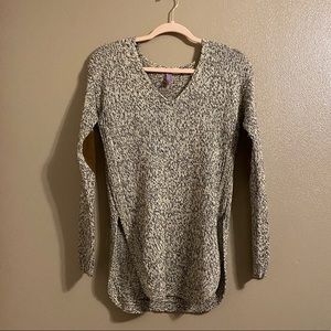 Alya Black and White Sweater with Elbow Pads